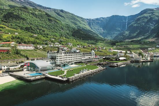 Fasaden av Hotel Ullensvang